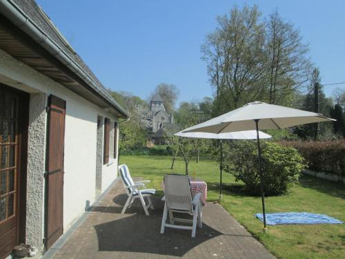 Serene Holiday Home in Saint Pierre le Vieux with Garden La Chapelle-sur-Dun france