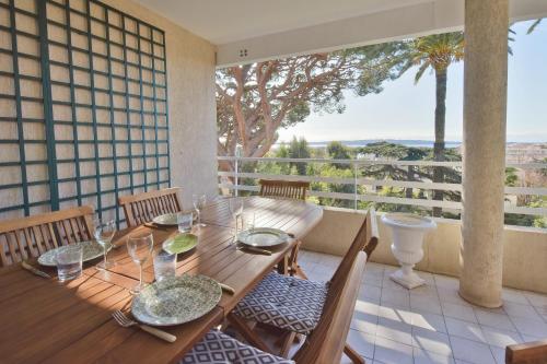 SERRENDY Ideal for families between sea and greenery near the beaches Cannes france