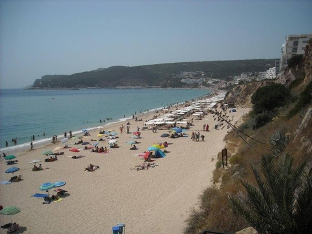 Appartement Sesimbra Falésia Rua Navegador Rodrigues Soromenho Ed. do Tribunal FGHE, 2970-773 Sesimbra