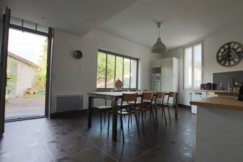 Maison de vacances Set of 2 houses for 12 people 1 Rue de la Treille La Tremblade