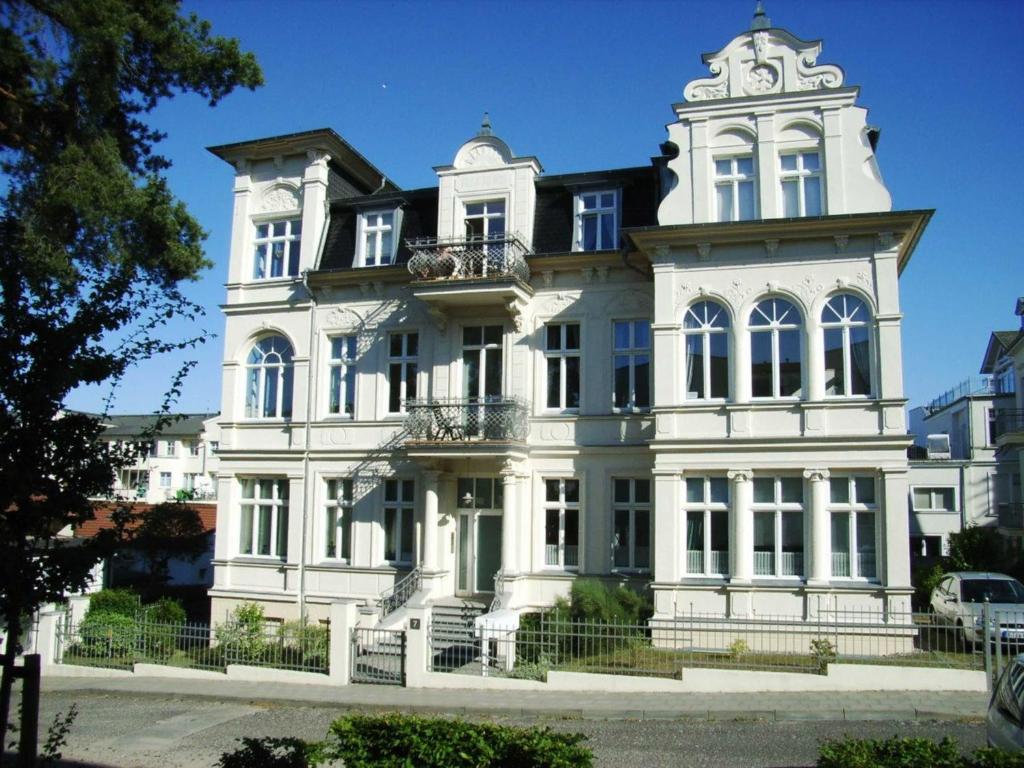 Villa Siegemund_ Villa To Hus_ Apparteme Neuer Weg 7, 17424 Neuhof