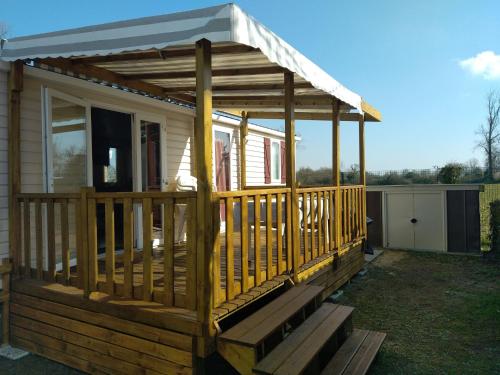 Maison de vacances Simplistic Mobile Home in Saint Jean de Monts with Sauna  Saint-Jean-de-Monts