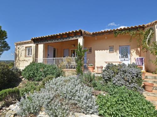 Single storey villa with private pool and large garden on the edge of wine village Saint-Jean-de-Minervois france