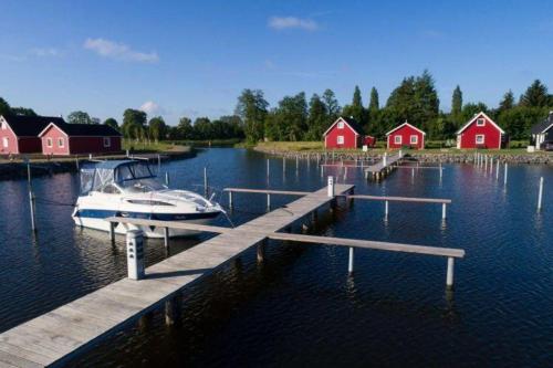 Skandinavisches-Ferienhaus-2-Reihe-zum-Wasser-fuer-6-Personen Zerpenschleuse allemagne