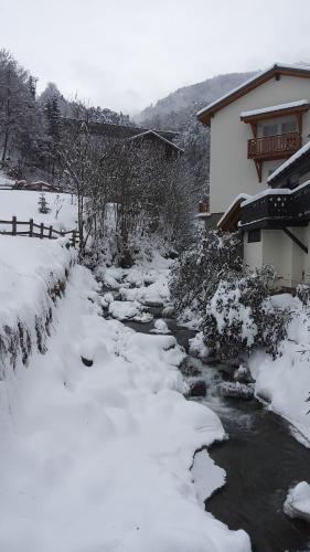 Appartement Ski 3 Vallées à 80m télécabine de l'Olympe - appt 50m2, 3étoiles Les Balcons de Bellecombe 2e étage #8 9 Avenue du Comte Greyfié de Bellecombe Brides-les-Bains