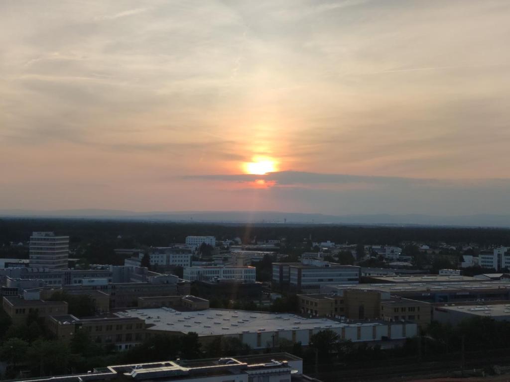 Appartement Skyline-Aussicht und fantastische Sonnenuntergänge 11 Weserstraße, 63225 Langen