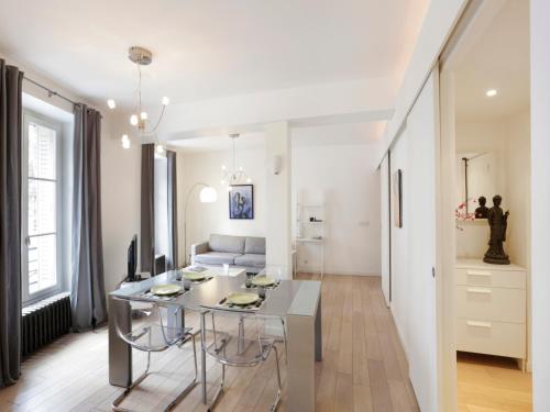 Appartement Sleek Apartments near Saint Germain boulevard Montparnasse Paris