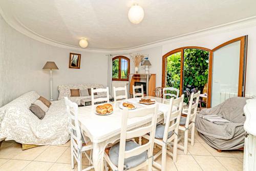 Sleep 8 Flat Near Cannes And Grasse French Riviera Le Bar-sur-Loup france