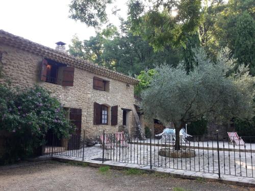 Snug Farmhouse in Provence Alpes Riviera with swimming pool Séguret france