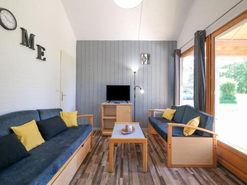 Maison de vacances Snug Holiday Home in Signy le Petit with Private Terrace  Signy-le-Petit