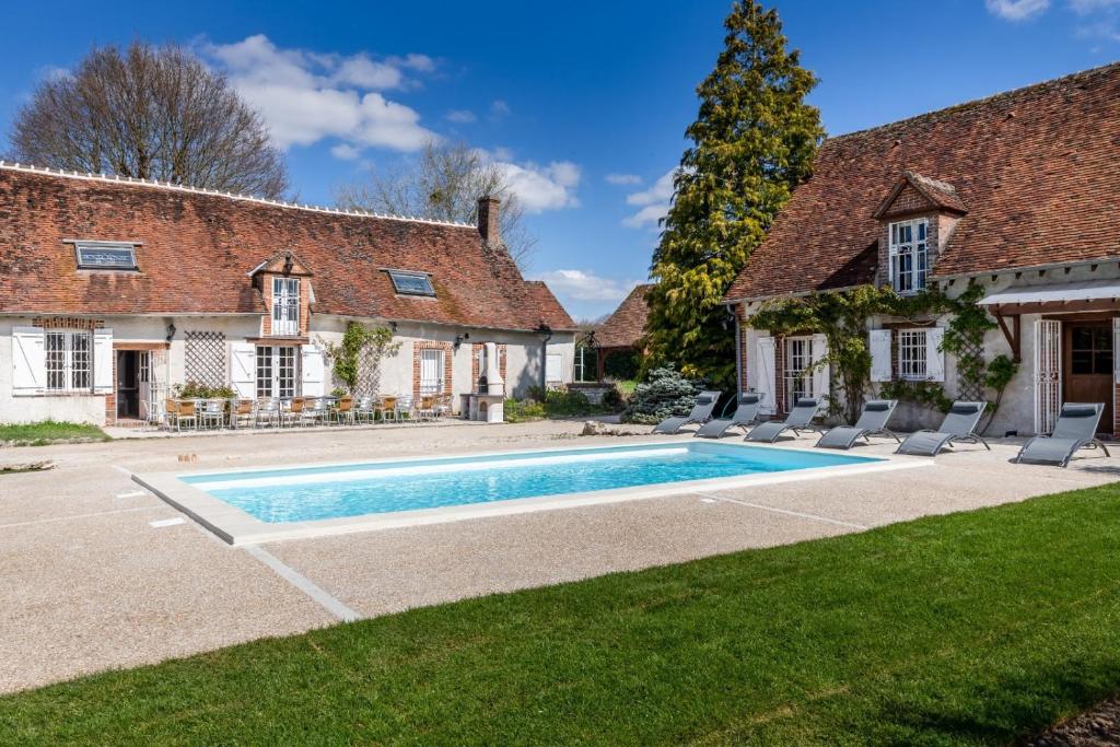 Villa So Villa Bergerie 45 - Heated pool - Soccer - Jacuzzi - 1h30 from Paris - 30 beds Lieu dit la Bergerie, 45230 Saint-Maurice-sur-Aveyron