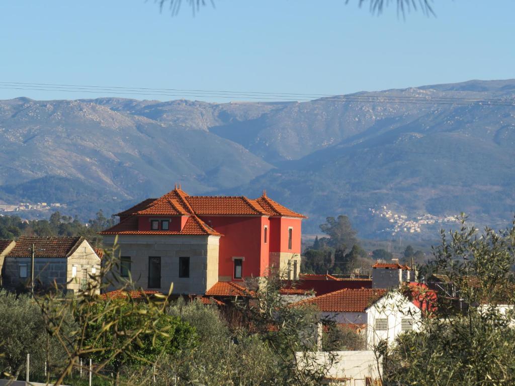 B&B / Chambre d'hôtes Solar dos Alperces - Serra da Estrela - Turismo de Aldeia 5 Rua do Campo de Futebol, 6270-604 Seia