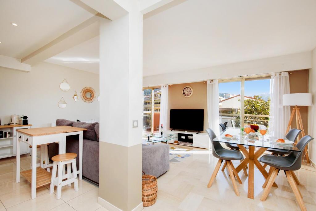 Appartement Soleil 77 YourHostHelper 77 Avenue du Maréchal Gallieni, 06400 Cannes