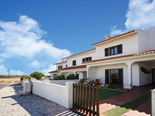 Soothing Holiday Home in Ferrel near Baleal Island Ferrel portugal