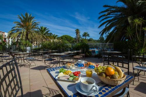 Appart'hôtel SOWELL Family Port Grimaud Saint Pons les Mûres | RN 98 Grimaud