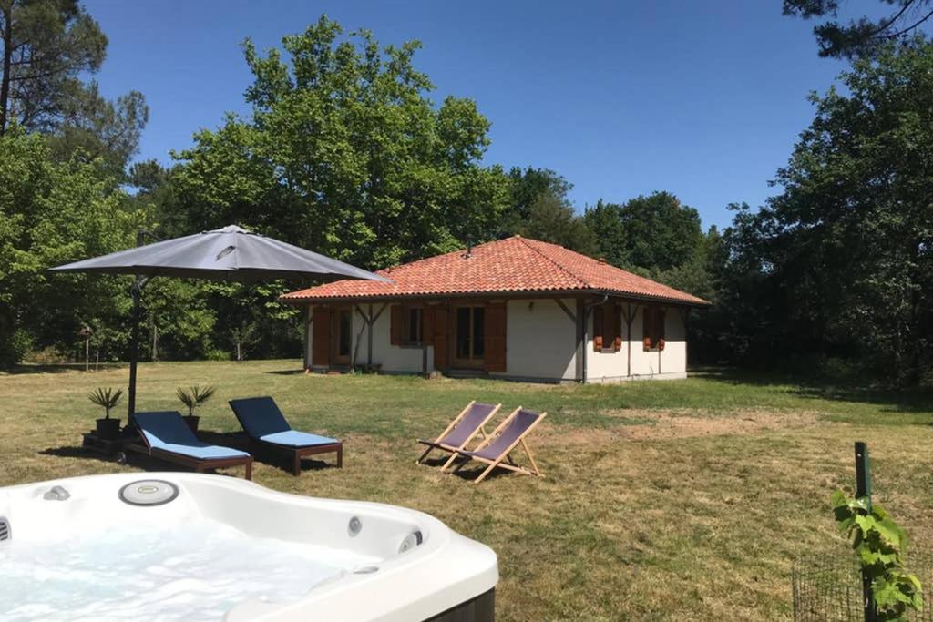 Maison de vacances Spa et détente au cœur de la forêt des Landes 208 route de Vert - Chemin Chum, 40630 Luglon