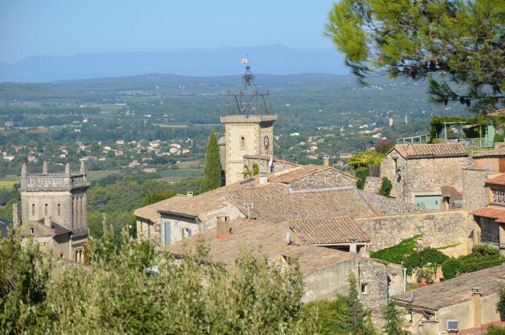 Villa Spacieuse villa provençale avec vue sur Uzes Chemin du Roc Fourquat, 30700 Saint-Victor-des-Oules