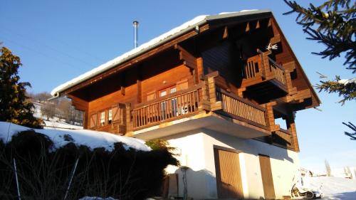 Chalet Spacieux Chalet picolard Les Chapelles