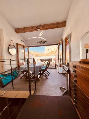 Maison de vacances SPACIEUX Cocon avec TERRASSE près du Vieux-Port 11 Place Sadi Carnot La Ciotat