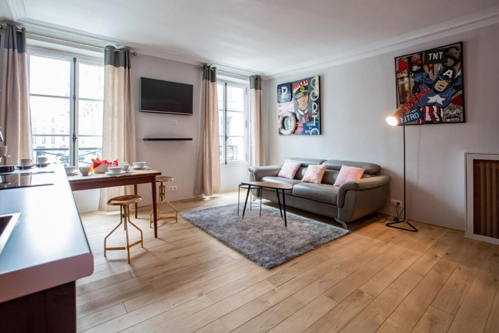Appartement Spacious and Charming 2 Bedroom flat à Madeleine , 75008 Paris