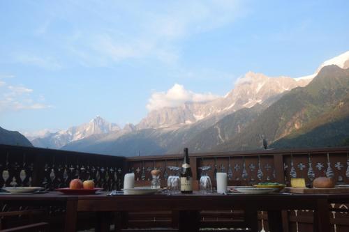 Spacious Apartment 2 Minutes from Ski Lift, Equipped for Babies Les Houches france