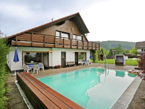 Appartement Spacious apartment in Armsfeld Hesse with heated outdoor pool  Bergfreiheit