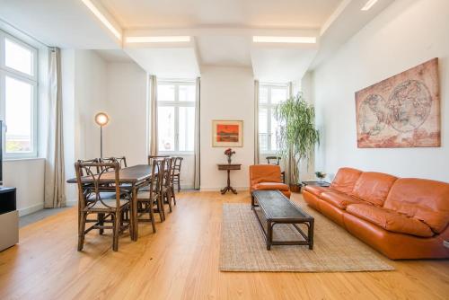 Spacious & Bright Apartment in Cais Sodre Lisbonne portugal