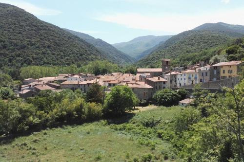 Spacious Catalan Cottage in the Mountain Foothills Rigarda france