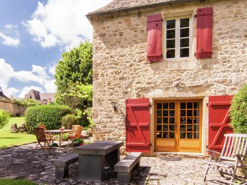 Spacious Farmhouse in Saint Cybranet with Private Garden Saint-Cybranet france