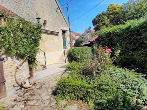 Maison de vacances Spacious holiday home in Ni vre with a garden  Breugnon