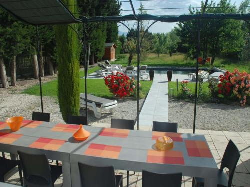 Spacious Holiday Home in Provence with Private Pool LʼIsle-sur-la-Sorgue france