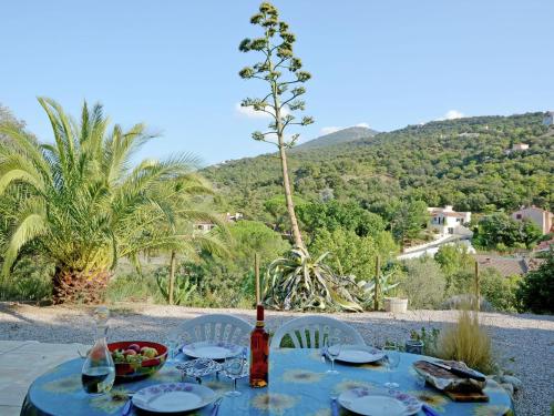 Villa Spacious Holiday Home near River in Le Boulou  Le Boulou