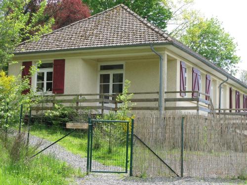 Spacious Holiday Home with Swimming Pool in Cuzy Cuzy france