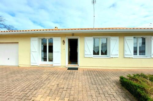 Spacious House With Garden Near The Beach Andernos-les-Bains france