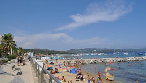 Spacious Marina & See view appartment Cavalaire-sur-Mer france