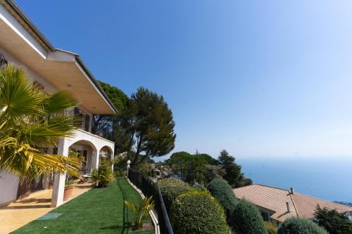 Villa Spacious Provençal Guesthouse with amazing Monaco & Sea View Chemin de Giram 205 La Turbie