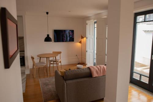 Spacious Studio w/ Balcony & AC by LovelyStay Porto portugal