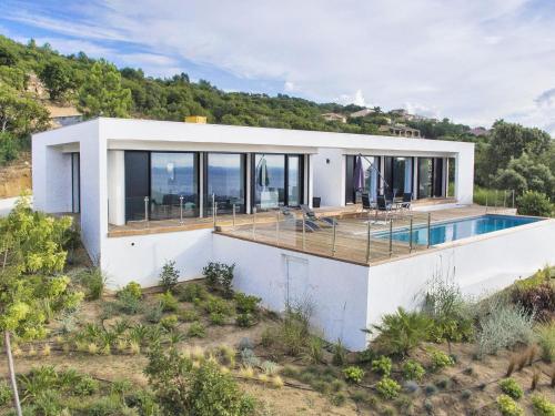 Spacious villa in Albitreccia with Swimming Pool Molini france