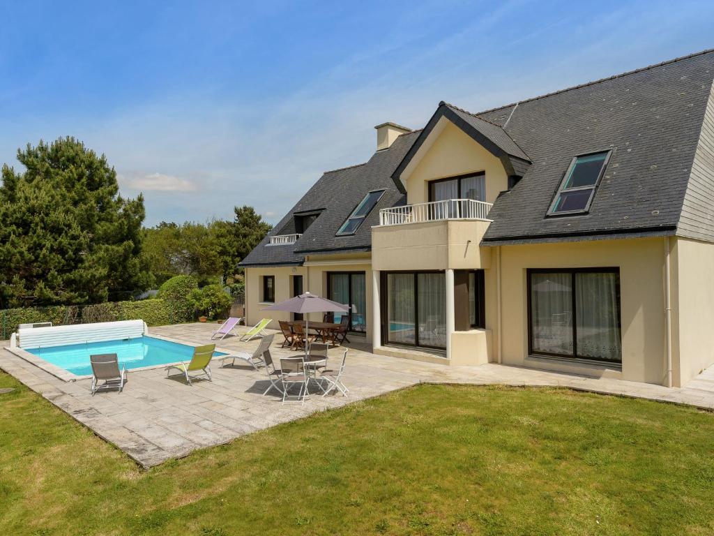 Villa Spacious Villa in Concarneau with Swimming Pool , 29900 Concarneau