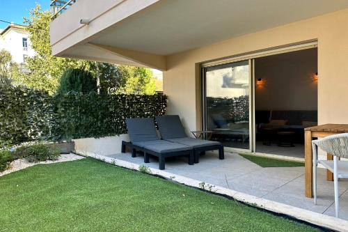 Appartement Splendid 2-room AC apartment with terrace Cannes LIVE IN LE CALIFORNIE 12 AVENUE ISOLA BELLA Résidence Californie Cannes