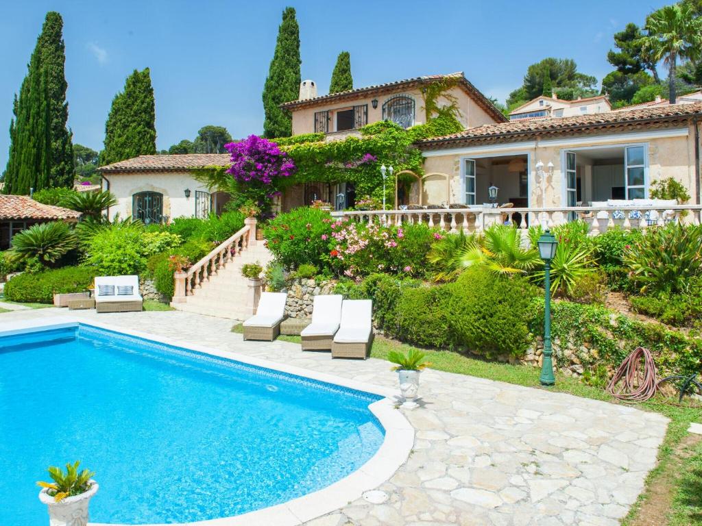Villa Splendid villa near Antibes and Cannes with pool and sea view , 06220 Vallauris