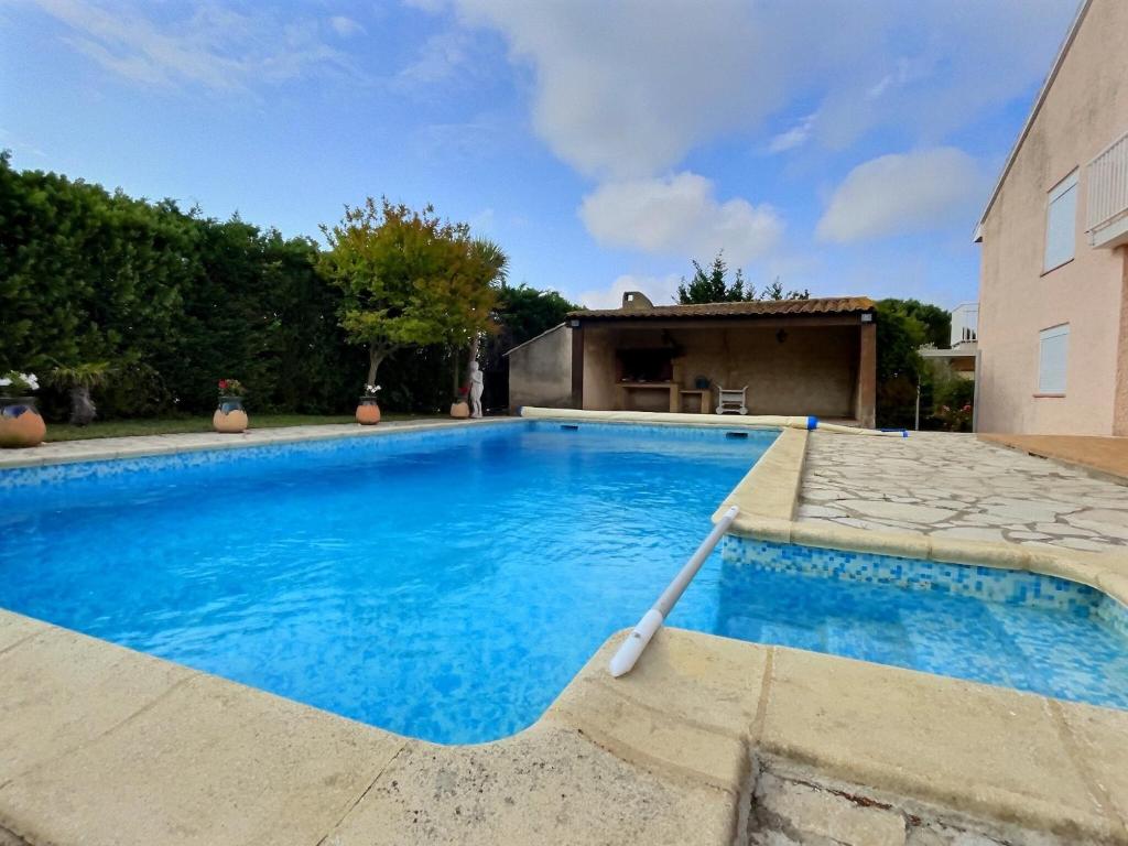 Maison de vacances Splendide maison pour 10 personnes avec pisicne privée et grands espaces route de narbonne, 2779, 34500 Béziers