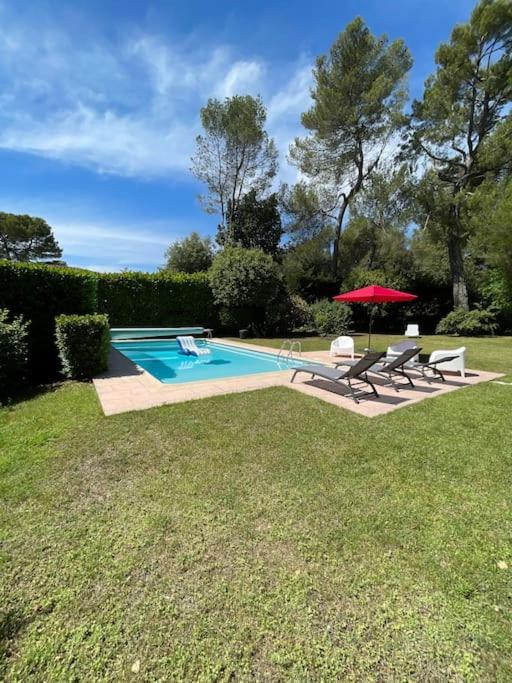 Villa Splendide Villa provinciale proche Nice, Cannes. 78 Chemin des Pignatons, 06330 Roquefort-les-Pins