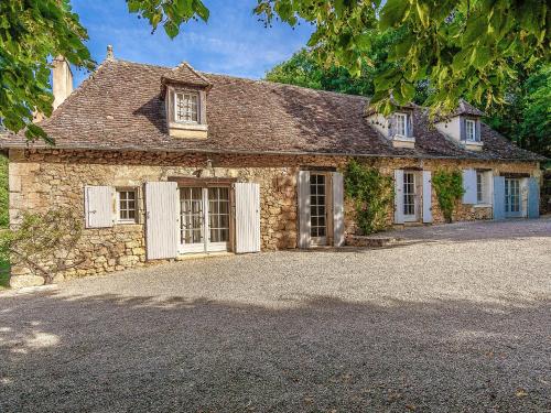 Maison de vacances Sprawling Mansion in Aquitaine with Swimming Pool  Campsegret