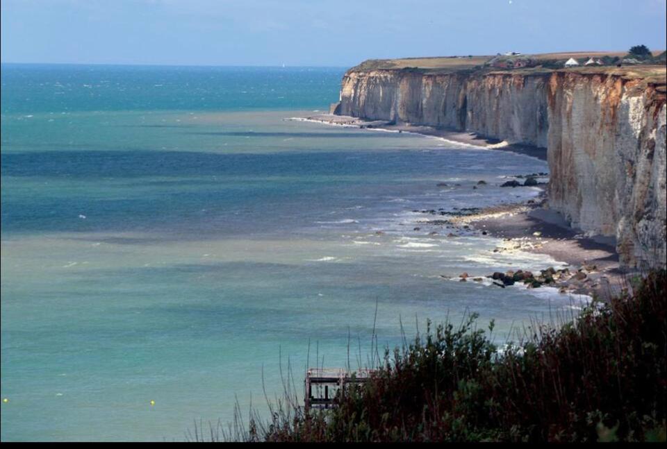 Appartement St Valery en Caux, apt vue mer et falaise: le bleu de lô 35 Rue des Remparts, 76460 Saint-Valery-en-Caux