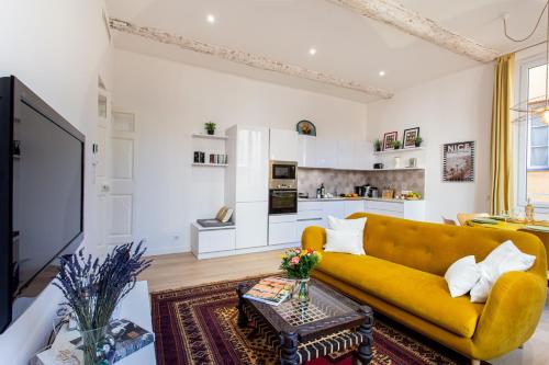 Appartement St Vincent - 3 BEDROOMS, MAGNIFICENT,VASTE, SUNNY, A/C, WIFI 10 Rue Saint-Vincent Nice