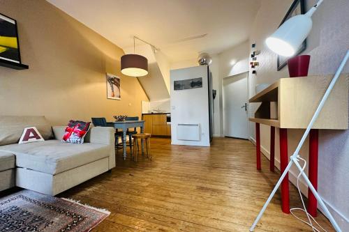 STANDING APARTMENT T2 near the train station and shops Tours france