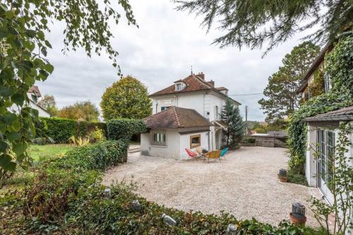 Standing cottage in Disneyland Chalifert france