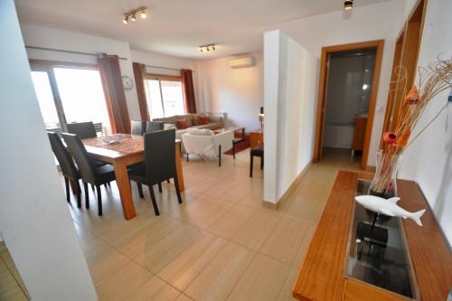 Star - 2 bedroom apartment with communal pool, close to the beach São Martinho do Porto portugal