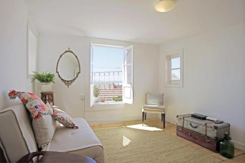 Stay local in Alfama! Deolinda central Home, amazing view Lisbonne portugal